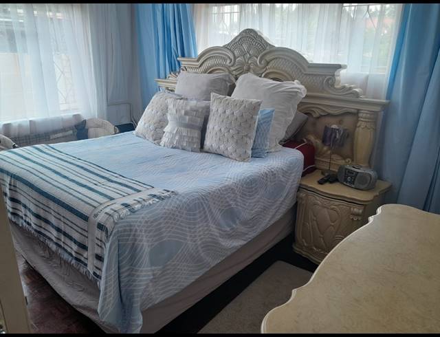 3 BEDROOM HOUSE FOR SALE IN OOS EINDE